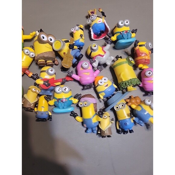 Despicable Me Minions Lot Mini Figures  Cake Toppers - Picture 3 of 7